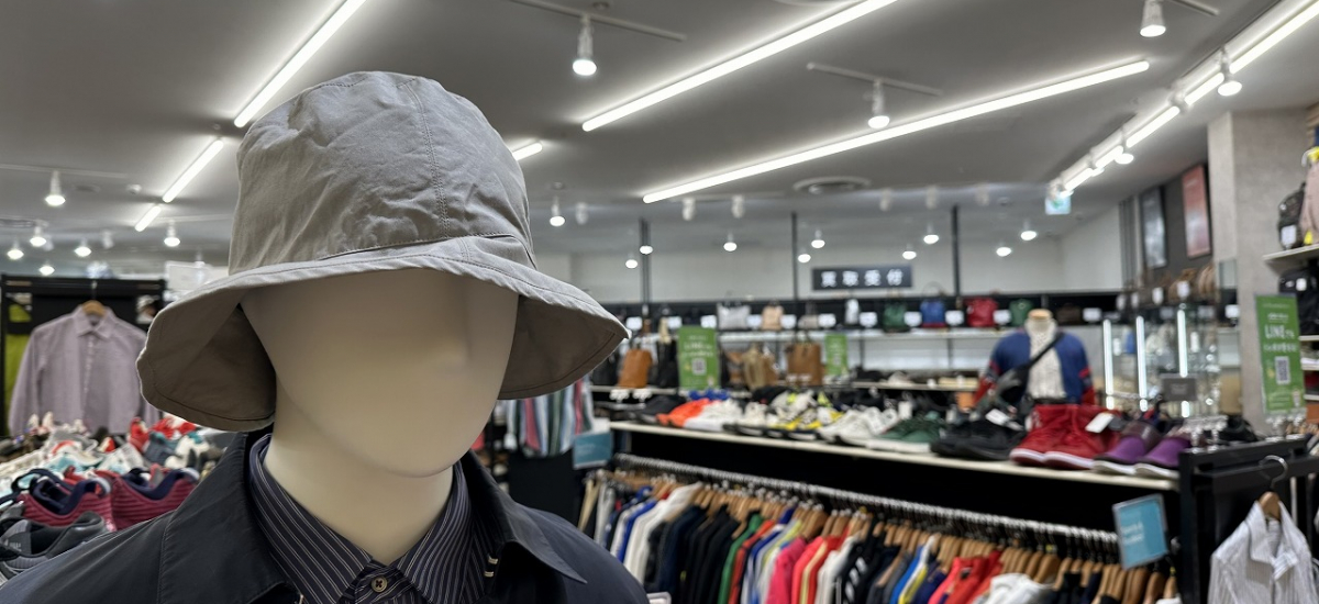 広い店内にメンズ・レディース様々なジャンルのブランド古着をラインナップ