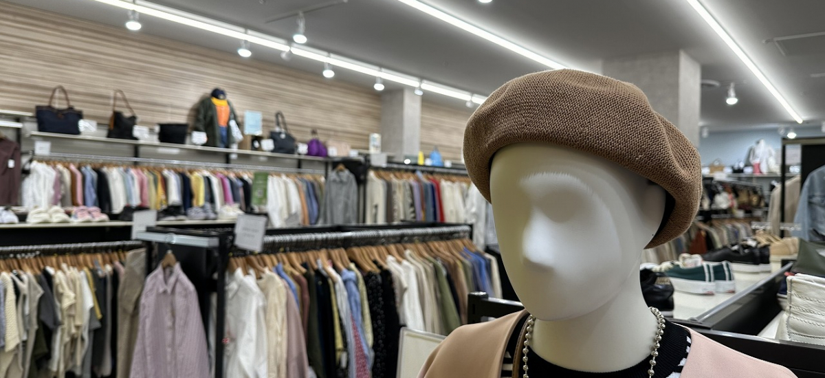 広い店内にメンズ・レディース様々なジャンルのブランド古着をラインナップ