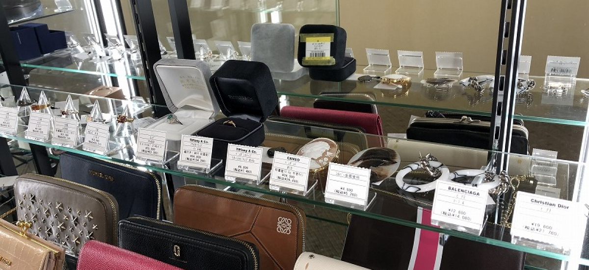 金、プラチナなどの貴金属も充実