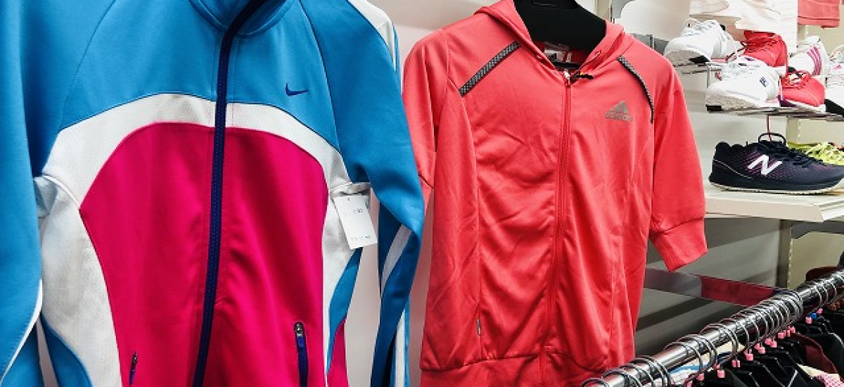運動するときのウェアも当店にお任せください。スポーツアイテムも充実しております。